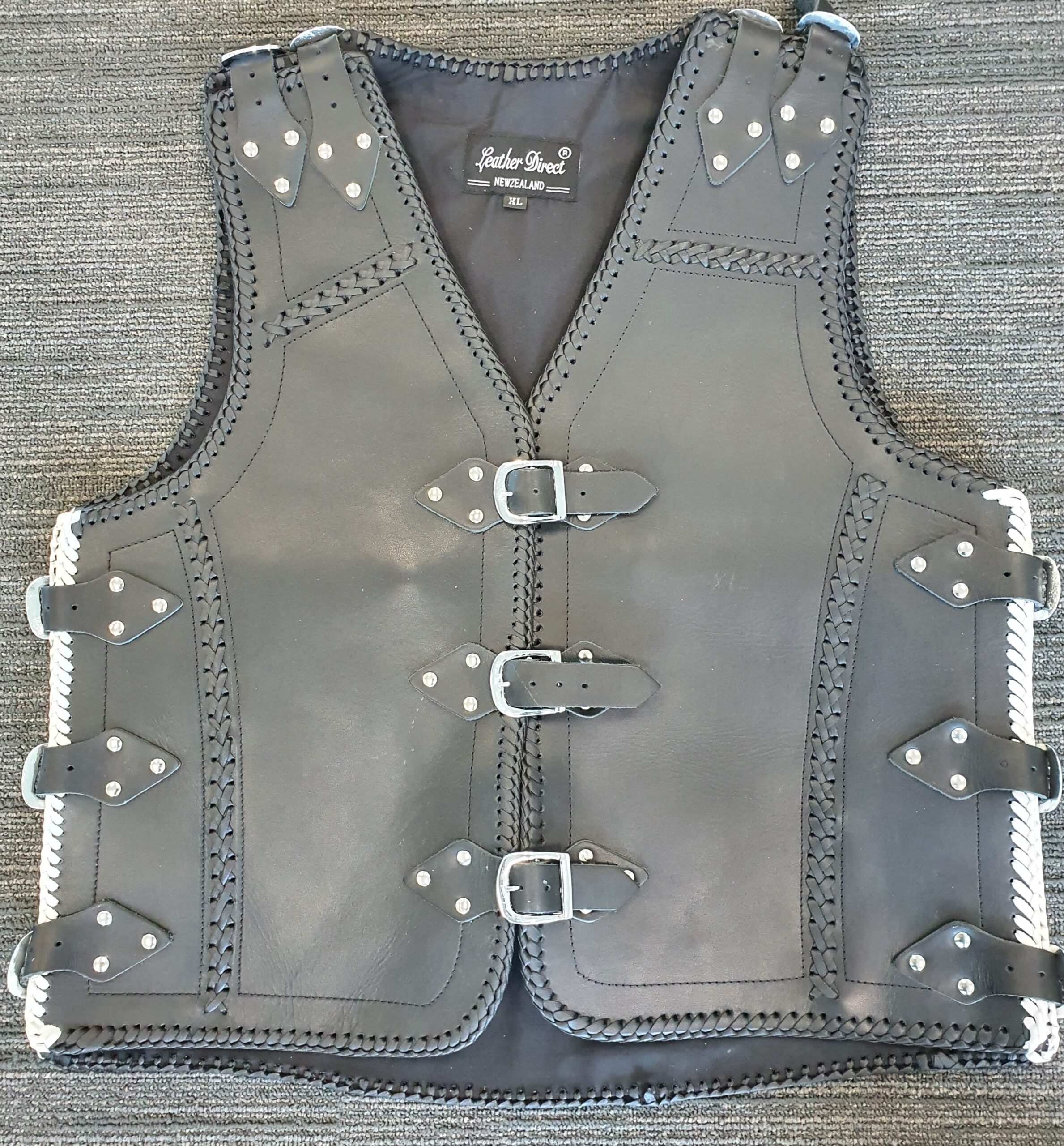 A gran escala terciopelo Santuario Men's Custom Leather Vest - Motorcycle Customized Leather Vest
